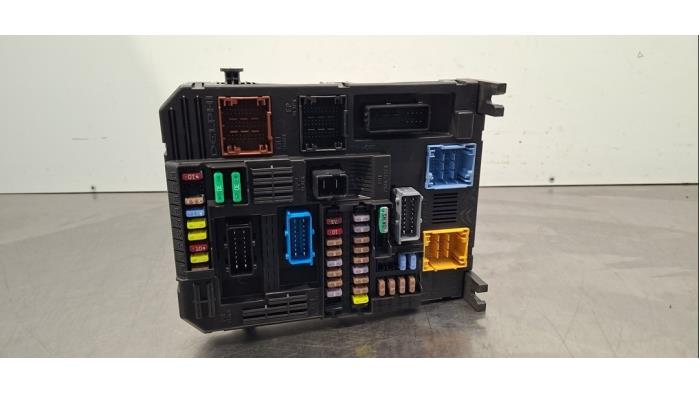 Boîte à fusibles Peugeot 508