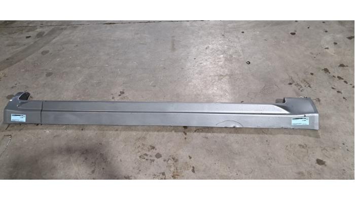 Marche-pied (list de couverture) droite Volvo XC90