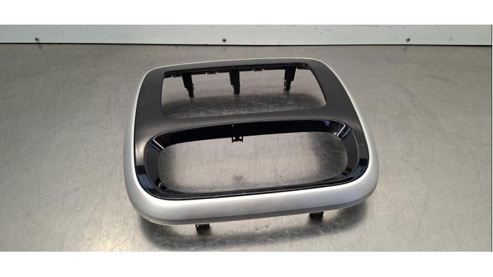 Elément tableau de bord Renault Trafic