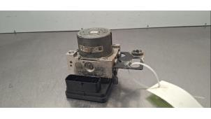 Gebruikte ABS Pomp Renault Trafic (1FL/2FL/3FL/4FL) 2.0 dCi 16V 120 Prijs € 60,50 Inclusief btw aangeboden door Autohandel Didier