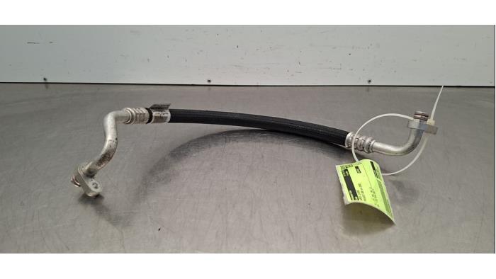 Tuyau clim Peugeot 208