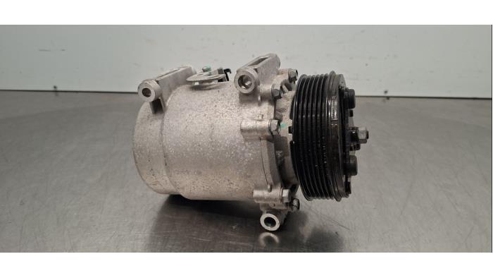 Pompe clim Peugeot 208