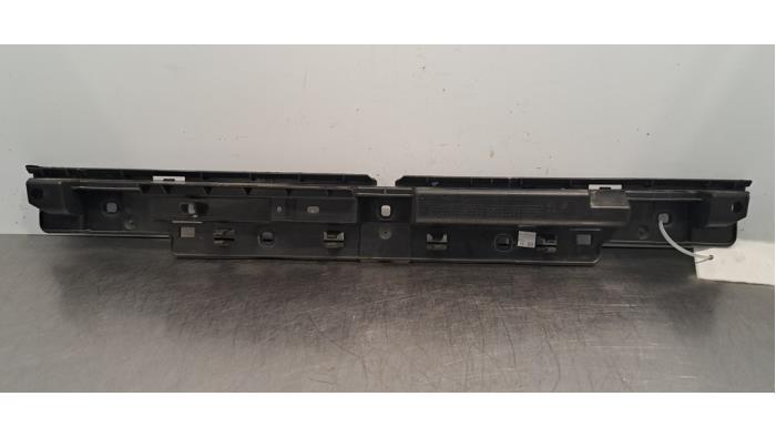 Support pare-chocs arrière centre Citroen Jumpy