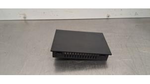 Gebruikte Draadloze oplader Renault Master III (EV/HV/UV/VA/VB/VD/VF/VG/VJ) 2.3 dCi 165 16V FWD Prijs € 66,55 Inclusief btw aangeboden door Autohandel Didier