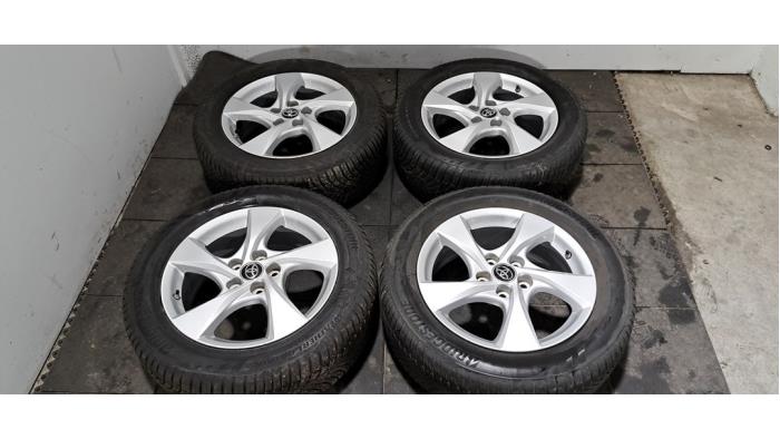 Kit jantes + pneus d'hivers Toyota C-HR