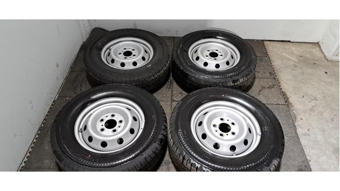 Kit jantes + pneumatiques Opel Movano
