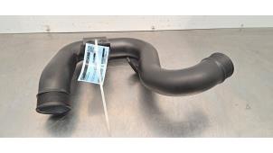 Gebruikte Intercooler Buis Opel Movano 2.2 D 165 Prijs € 60,50 Inclusief btw aangeboden door Autohandel Didier