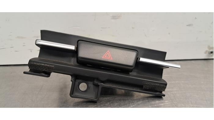 Commutateur éclairage d'urgence Mazda CX-3