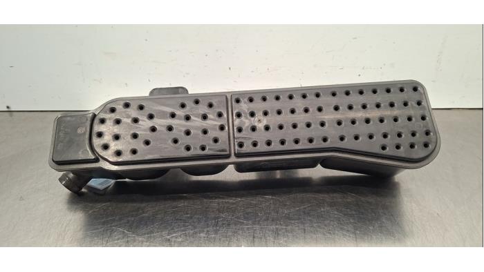 Filtre carbone Peugeot 208