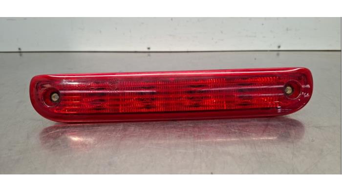 Feu de freinage supplémentaire centre Opel Movano