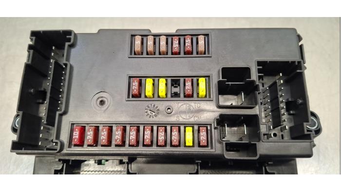 Computer Body Control van een Opel Movano 2.2 D 165 2025