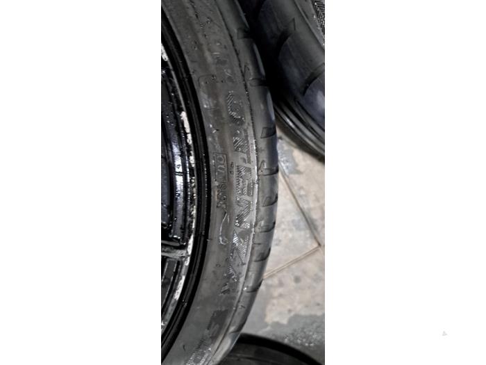 Velgen set + banden van een Audi A3 Sportback (8YA) 2.0 35 TDI 16V 2023