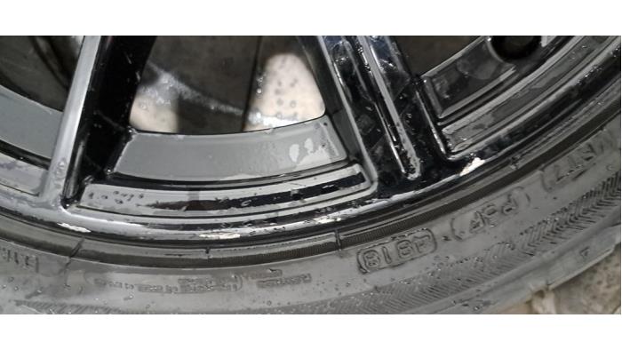 Velgen set + banden van een Audi A3 Sportback (8YA) 2.0 35 TDI 16V 2023