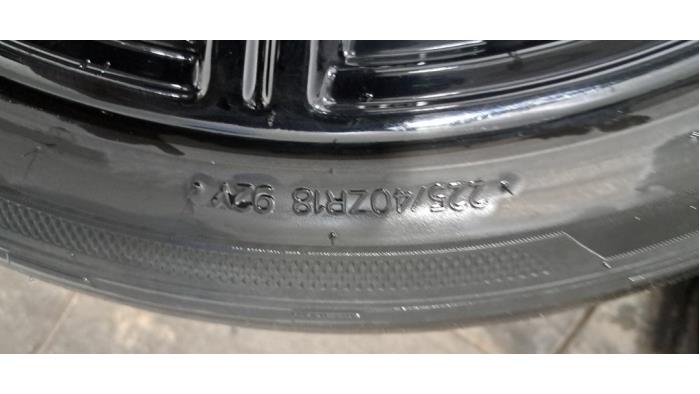 Velgen set + banden van een Audi A3 Sportback (8YA) 2.0 35 TDI 16V 2023