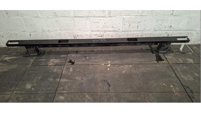 Cadre pare-chocs arrière Opel Movano