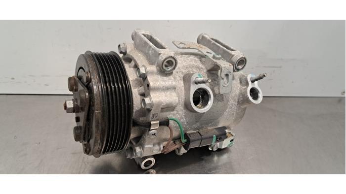 Pompe clim Peugeot 208