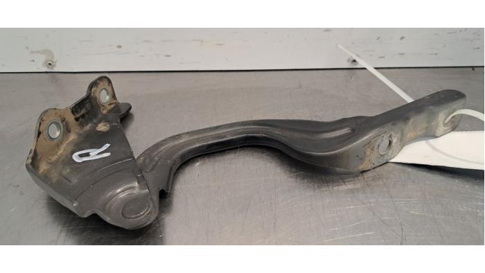 Charnière capot Kia Cee'D