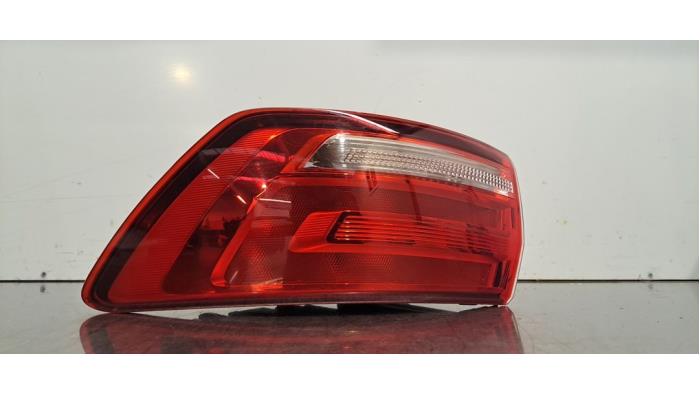Feu arrière droit Audi A4