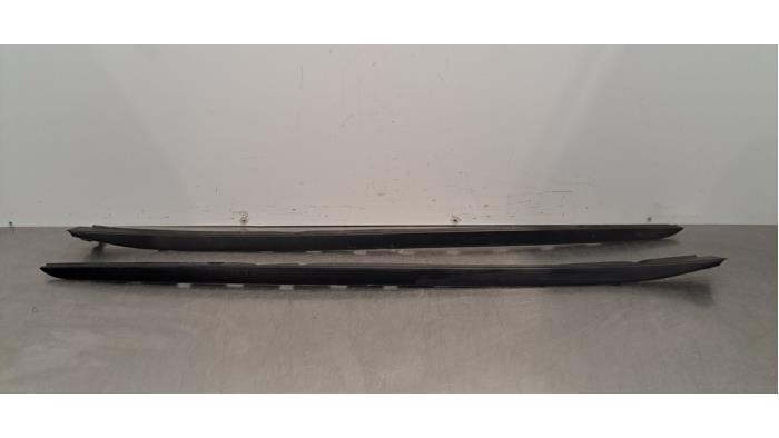 Ensemble Cadre pare-brise Kia Cee'D