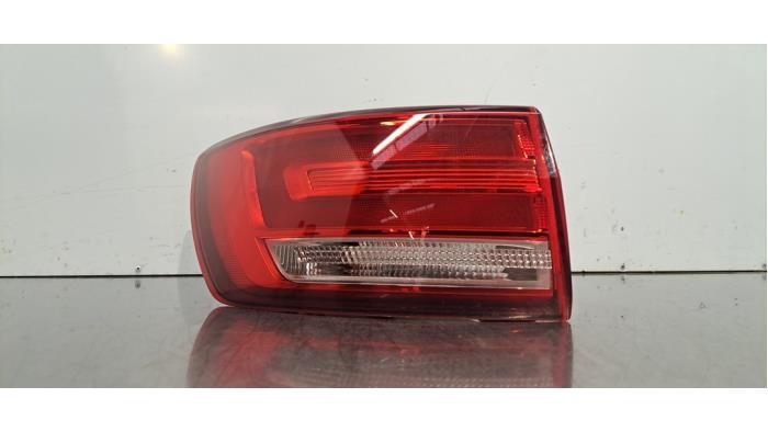 Feu arrière gauche Audi A4