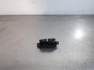 Gebruikte Schakelaar handrem MG ZS EV Prijs € 24,20 Inclusief btw aangeboden door Autohandel Didier