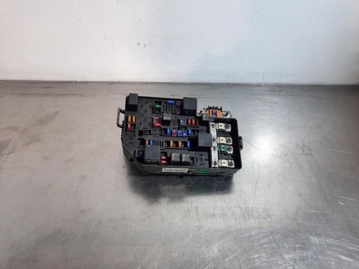 Boîte à fusibles MG ZS