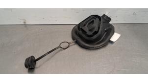 Gebruikte Versnellingsbak schakelrubber DS Automobiles DS 3/Crossback (UC/UJ/UR) 1.2 12V PureTech 155 Prijs € 12,10 Inclusief btw aangeboden door Autohandel Didier