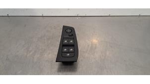 Gebruikte Schakelblok ruiten BMW 1 serie (F40) 118i 1.5 TwinPower 12V Prijs € 96,80 Inclusief btw aangeboden door Autohandel Didier