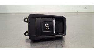 Gebruikte Schakelaar handrem BMW 2 serie Gran Tourer (F46) 216i 1.5 TwinPower Turbo 12V Prijs € 60,50 Inclusief btw aangeboden door Autohandel Didier