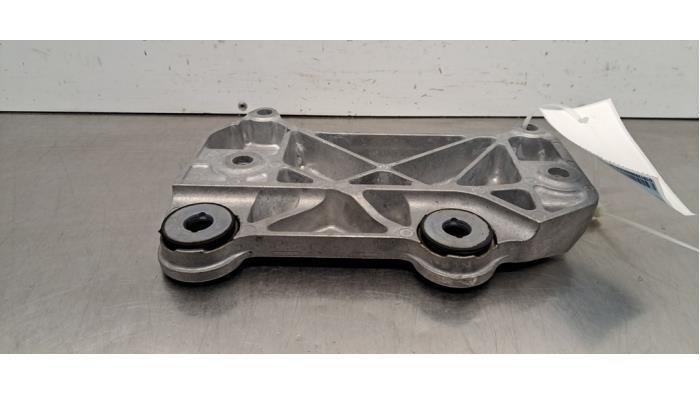 Support moteur Peugeot 3008