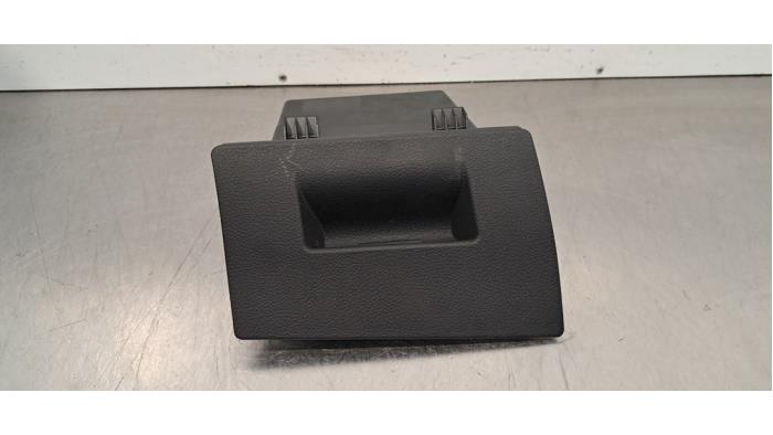 Compartiment de rangement BMW 2-Série