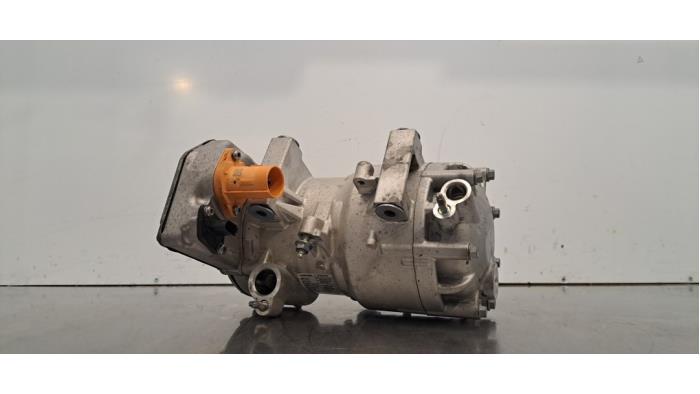 Pompe clim Peugeot 5008