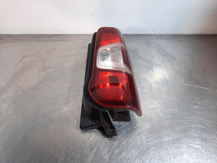 Feu arrière droit Toyota Pro-Ace City