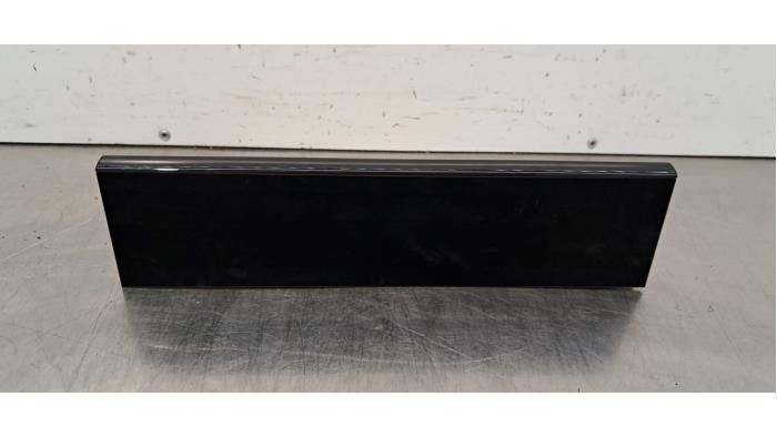 Panneau commande radio Peugeot 5008