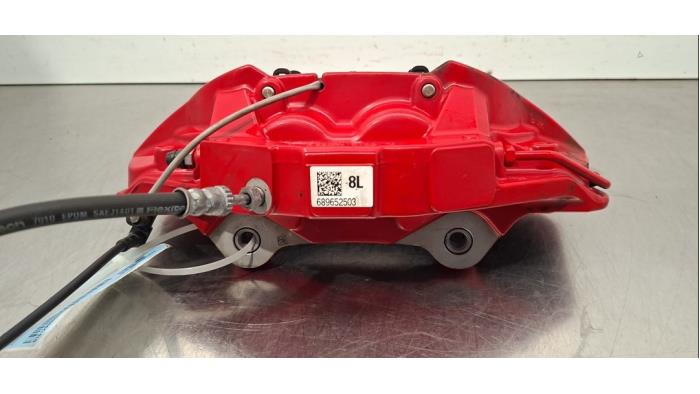 Remklauw (Tang) links-voor van een BMW 1 serie (F40) 128ti 2.0 TwinPower 16V 2023