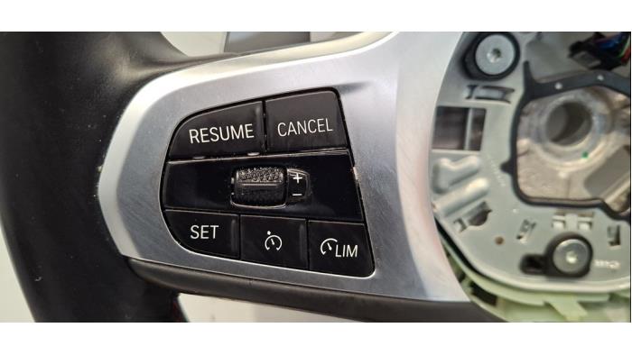 Stuurwiel van een BMW 1 serie (F40) 128ti 2.0 TwinPower 16V 2023