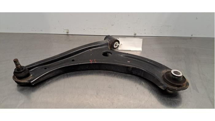 Bras de suspension avant gauche Suzuki Swift