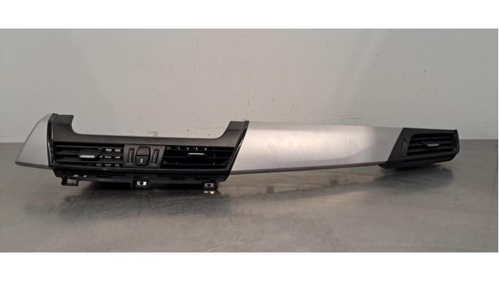 Grille aération tableau de bord BMW 2-Série