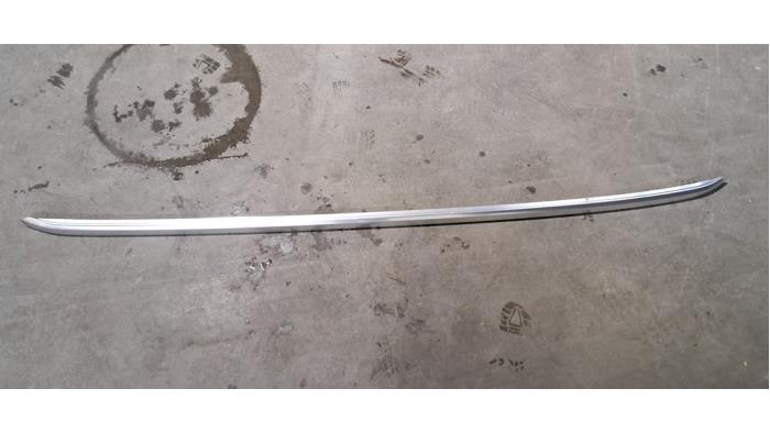 Rail de toit gauche Peugeot 5008