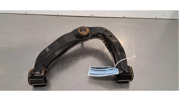 Bras de suspension avant gauche Renault Alaskan