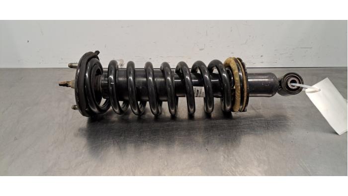Amortisseur avant droit Renault Alaskan