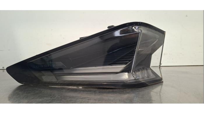 Feu arrière droit Peugeot 5008