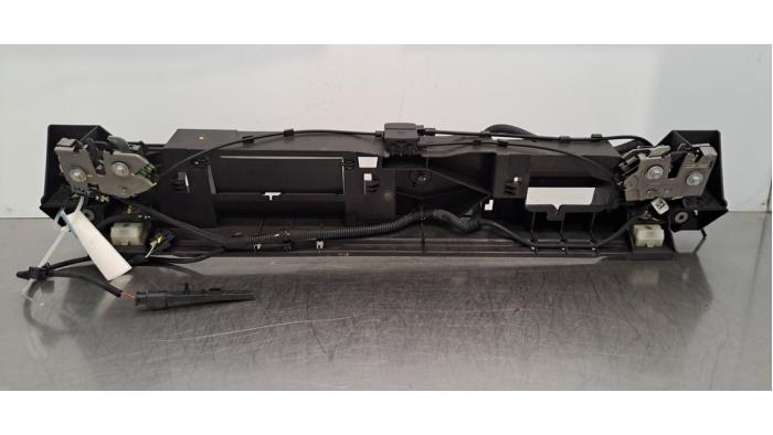 Mécanique de verrouillage capot Peugeot 5008