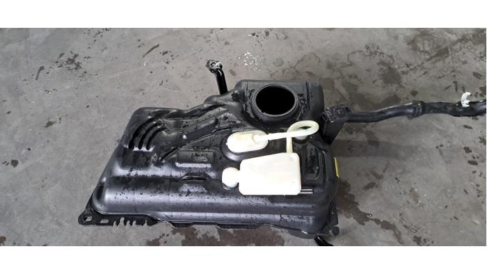 Réservoir de carburant Mercedes E-Klasse
