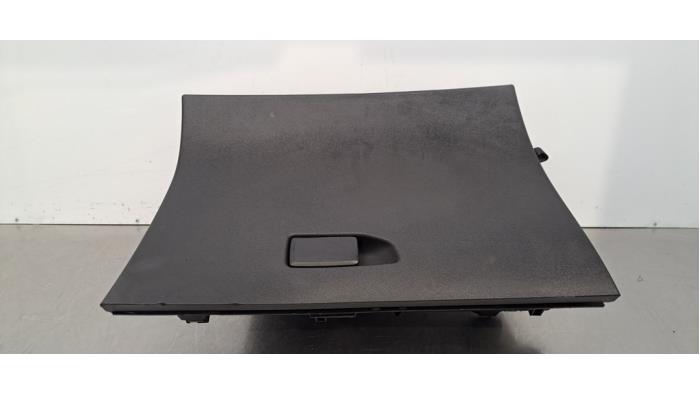 Boîte à gants Peugeot 5008