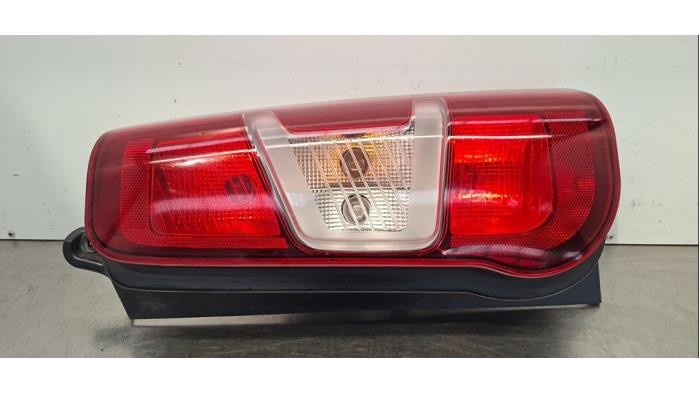 Feu arrière droit Citroen Berlingo