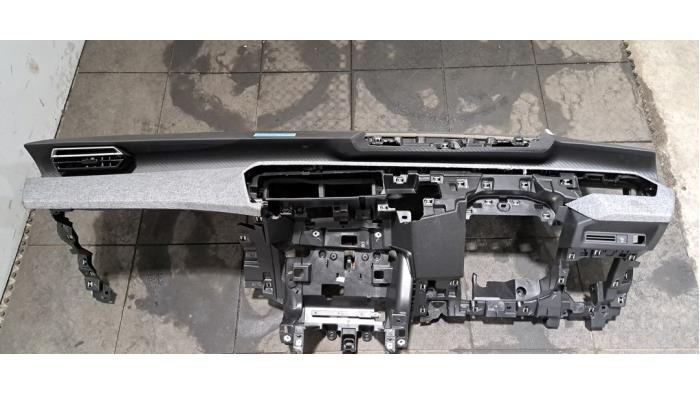 Tableau de bord Peugeot 5008