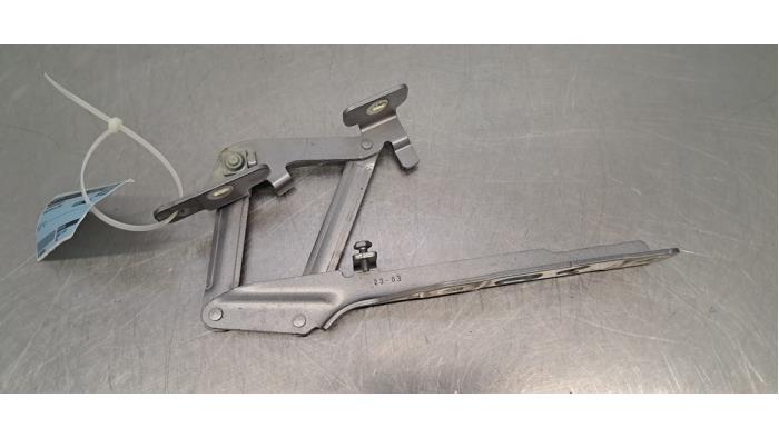 Charnière capot Peugeot 3008