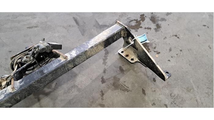 Crochet d'attelage Renault Alaskan