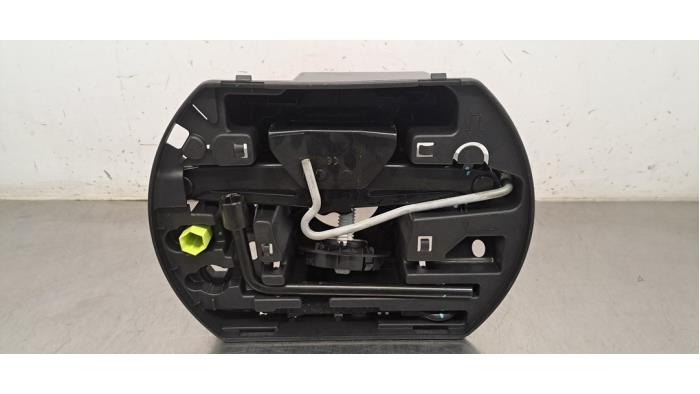 Ensemble cric Peugeot 2008